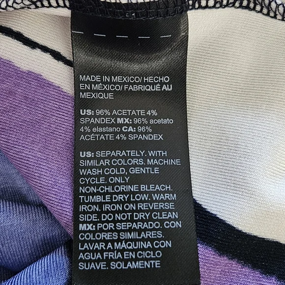 CHICO'S Size 3 Abstract Print Knit Blouse Acetate/Spandex Colorful Tunic - Picture 8 of 8